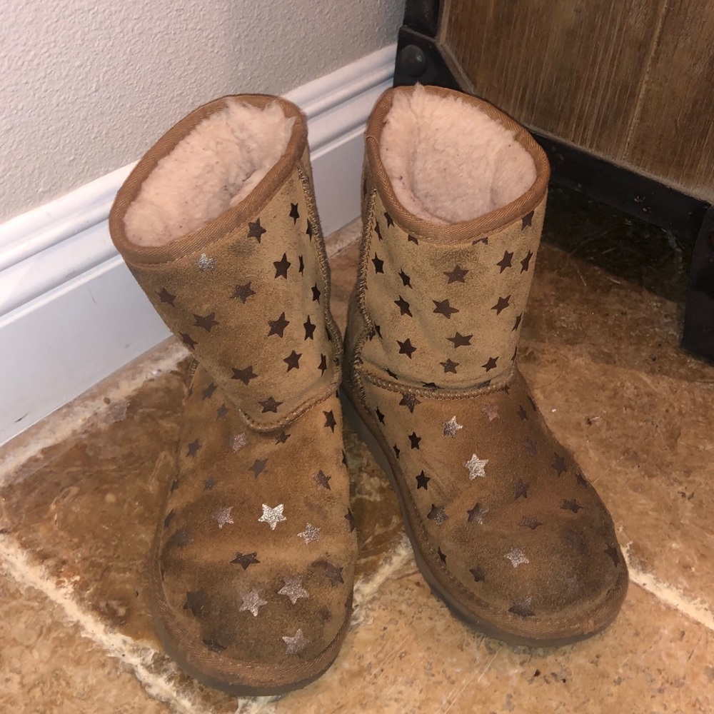 UGG girls boots Size 3